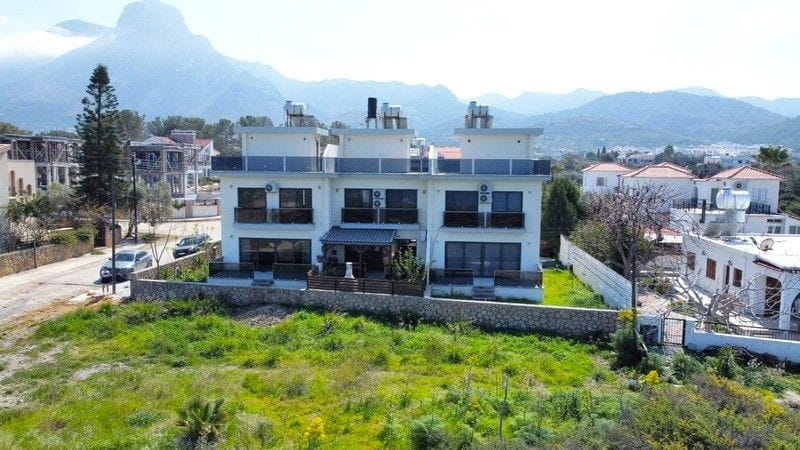 3-комнатный таунхаус 110 м² с двумя террасами на первой береговой линии - фото № 1