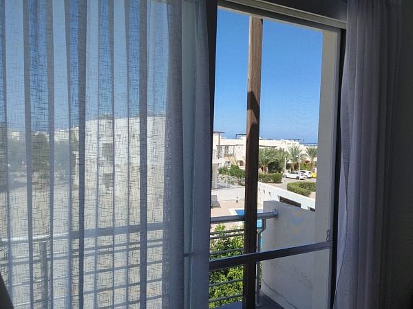 2-комнатные апартаменты 46м2 с террасой 12м2 в 300 метрах от моря - фото № 9