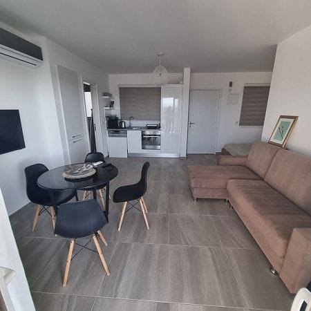Полностью меблированная студия 34 м² в 100 метрах от песчаного пляжа - фото № 2