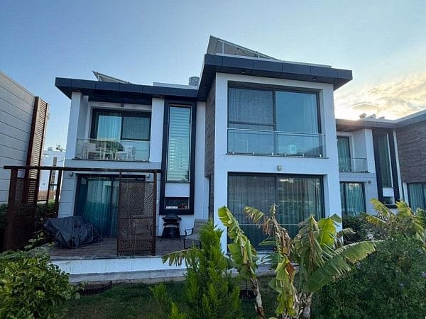 4-х комнатная вилла 160 м² в красивом комплексе в Алсанджаке - фото № 1