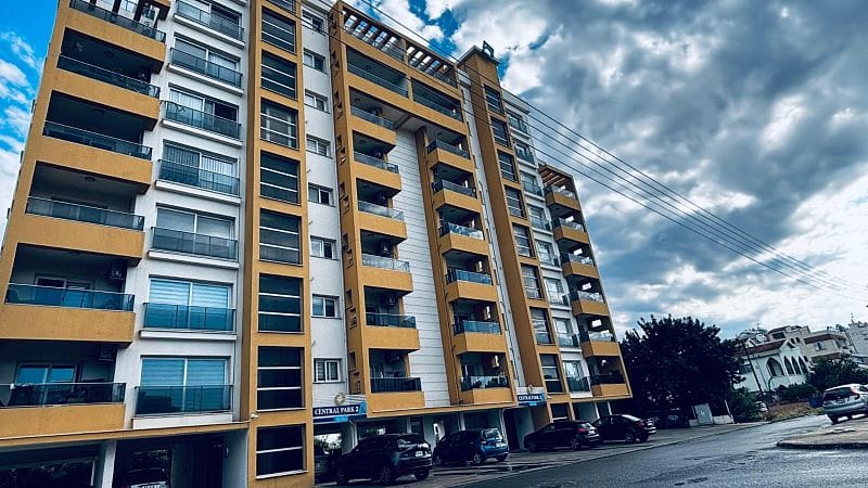 3-комнатные апартаменты 81м2 с террасой в тихом комплексе - фото № 1