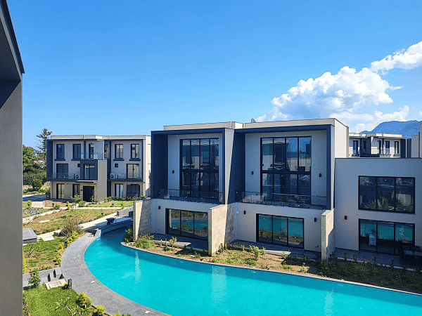 3-комнатные апартаменты 85 м² в элитном комплексе на первой береговой линии - фото № 1