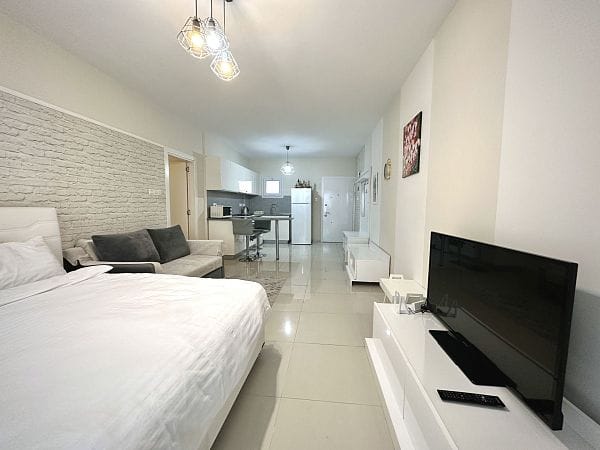 Студия 51 м² с террасой 8,2 м², откуда открывается вид на море - фото № 4