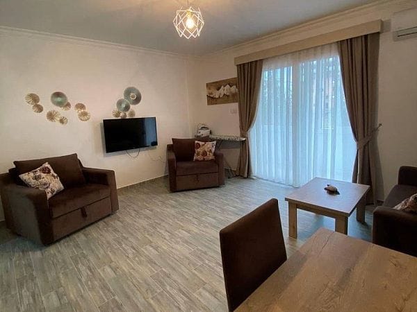Студия 42м2 с террасой 7м2 с видом на бассейн - фото № 1