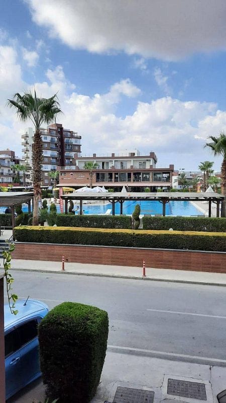 Студия 42м2 с террасой 7м2 с видом на бассейн - фото № 8
