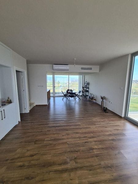 Двухэтажные 4-комнатные апартаменты 128м² с панорамным видом на море и горы, всего в 250 метрах от побережья - фото № 6