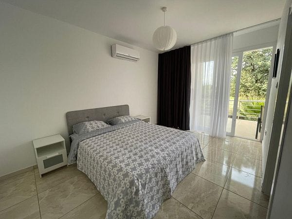 Двухуровневые 6-комнатные апартаменты 260 м² в комплексе в 10 минутах от моря - фото № 12