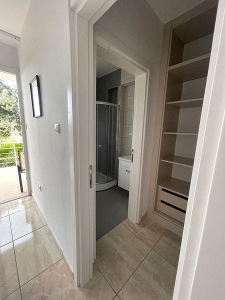 Двухуровневые 6-комнатные апартаменты 260 м² в комплексе в 10 минутах от моря - фото № 18