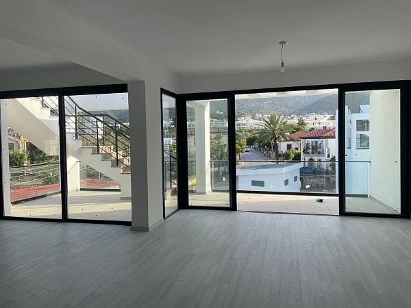 4-комнатный пентхаус 150 м² с террасой на крыше 110 м² - фото № 2