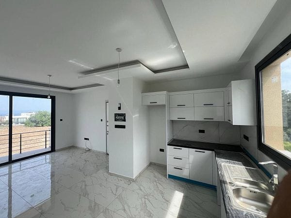 3-комнатные апартаменты 69м2 с террасой в Алсанджаке - фото № 2