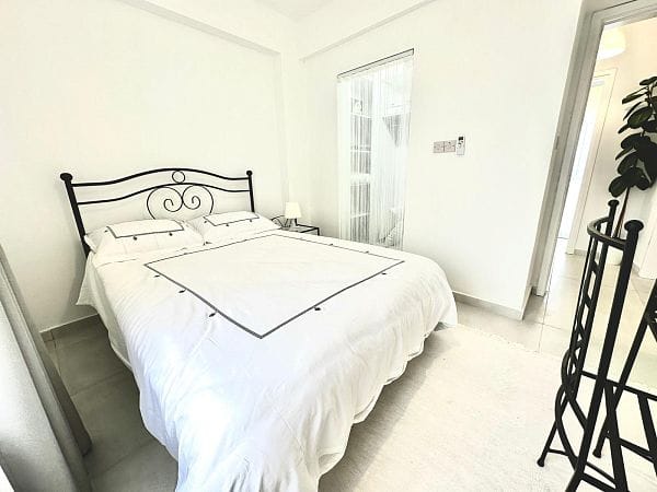 3-комнатные апартаменты 70 м² с террасой 40 м² на береговой линии в Эсентепе - фото № 6