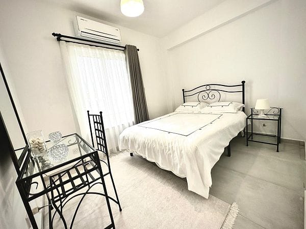 3-комнатные апартаменты 70 м² с террасой 40 м² на береговой линии в Эсентепе - фото № 7