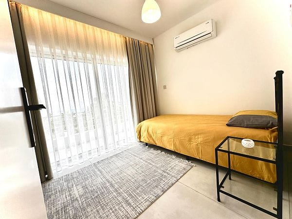 3-комнатные апартаменты 70 м² с террасой 40 м² на береговой линии в Эсентепе - фото № 8