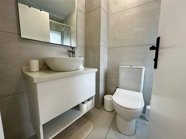 3-комнатные апартаменты 70 м² с террасой 40 м² на береговой линии в Эсентепе - фото № 9