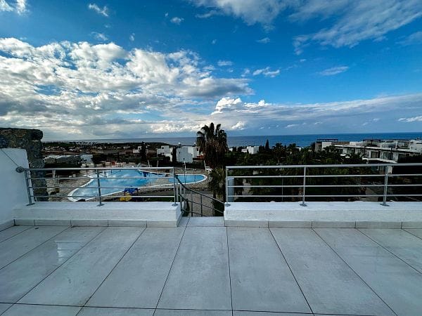 3-комнатные апартаменты 70 м² с террасой 40 м² на береговой линии в Эсентепе - фото № 10