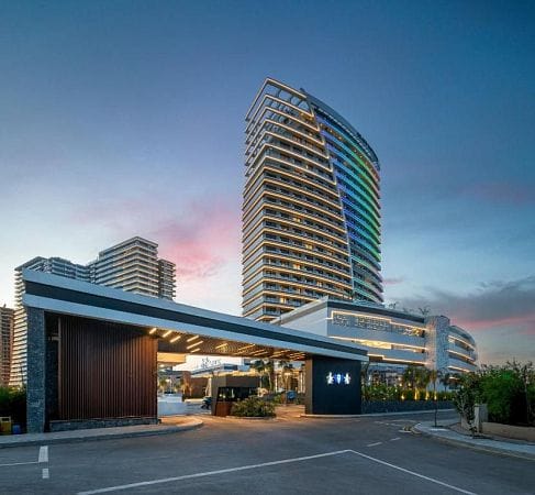 3-комнатные апартаменты 95 м² c террасой 15 м² в элитном комплексе в 650 метрах от пляжа - фото № 1
