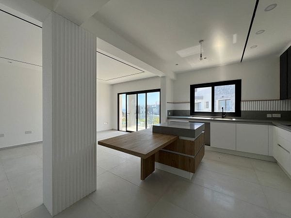 4-комнатные апартаменты 117 м² с террасой 11 м² с мебелью и техникой в Эсентепе - фото № 10