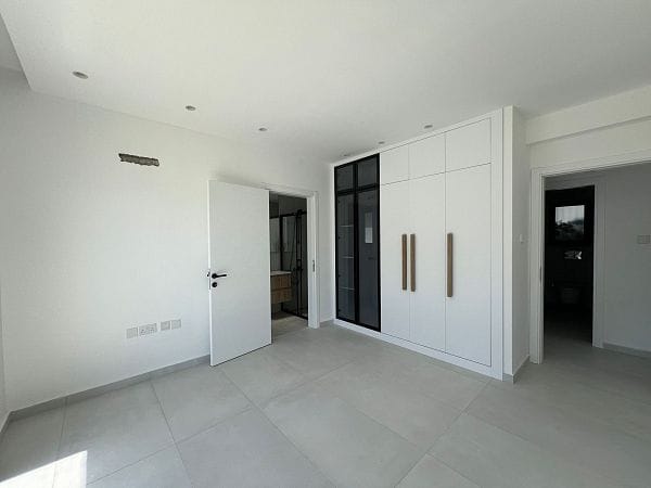 4-комнатные апартаменты 117 м² с террасой 11 м² с мебелью и техникой в Эсентепе - фото № 11