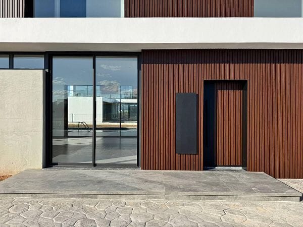 4-комнатная вилла 253 м² с двумя террасами и частным бассейном - фото № 9