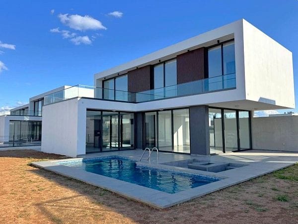 4-комнатная вилла 253 м² с двумя террасами и частным бассейном - фото № 1
