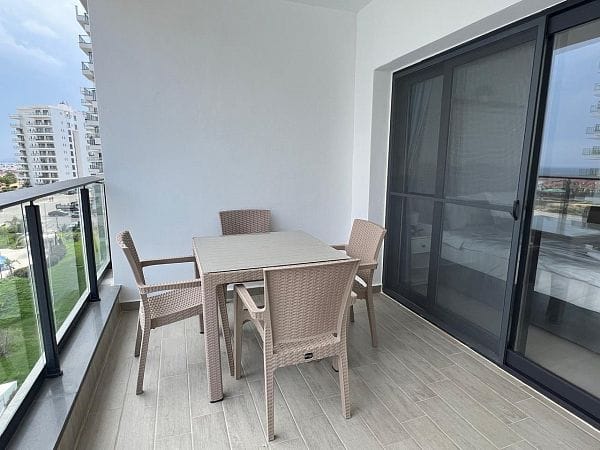 Студия 50 м² с балконом 9 м² и видом на море - фото № 10
