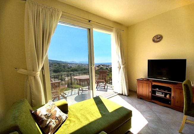 2-комнатные апартаменты 45,5 м² с видом на море и горы - фото № 4
