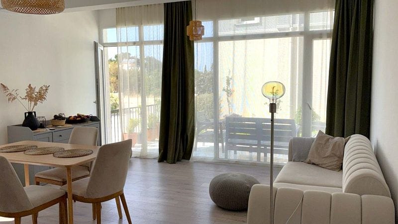 3-комнатные апартаменты 80 м² с террасой в 5 минутах от пляжа - фото № 1