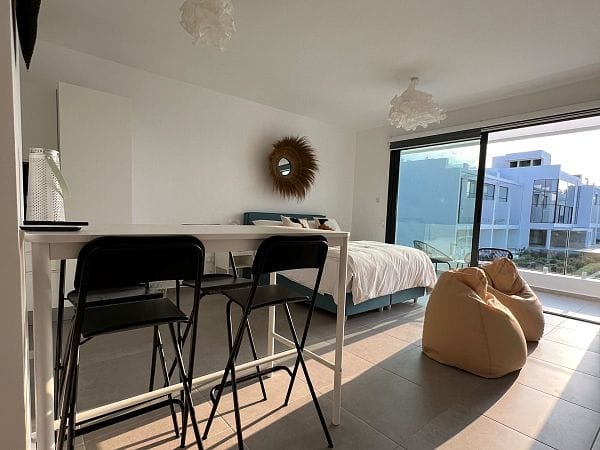 Студия 45 м² с террасой 8 м² в 250 метрах от пляжа с мебелью и техникой - фото № 5