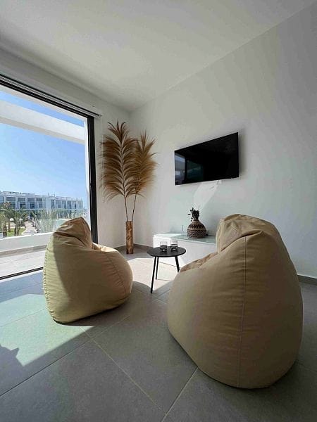 Студия 45 м² с террасой 8 м² в 250 метрах от пляжа с мебелью и техникой - фото № 36