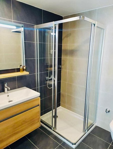 3-комнатная квартира полностью меблирована 102 м² + 60 м² терраса  в элитном комплексе в 500 метрах от пляжа - фото № 9