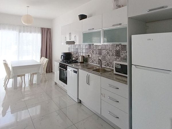 3-комнатные апартаменты 77 м² с мебелью и техникой в Лапте - фото № 6