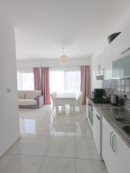 3-комнатные апартаменты 77 м² с мебелью и техникой в Лапте - фото № 8