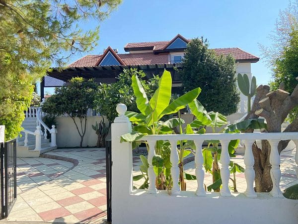 Роскошная 5-спальная вилла в 160 метрах от пляжа (Villa Sarcon) - фото № 31
