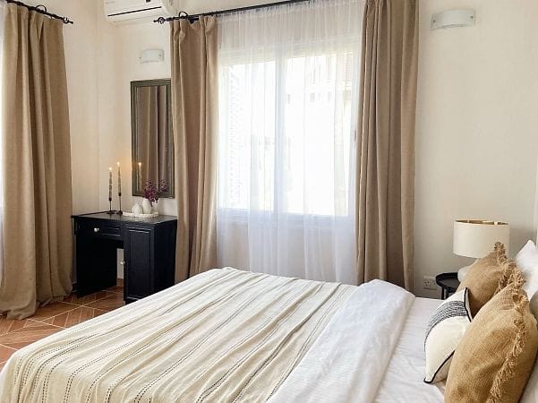 Полностью меблированная 4-спальная вилла 200 м² с отдельным участком земли 547 м² в 120 метрах от пляжа - фото № 15