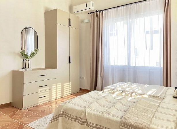 Полностью меблированная 4-спальная вилла 200 м² с отдельным участком земли 547 м² в 120 метрах от пляжа - фото № 24