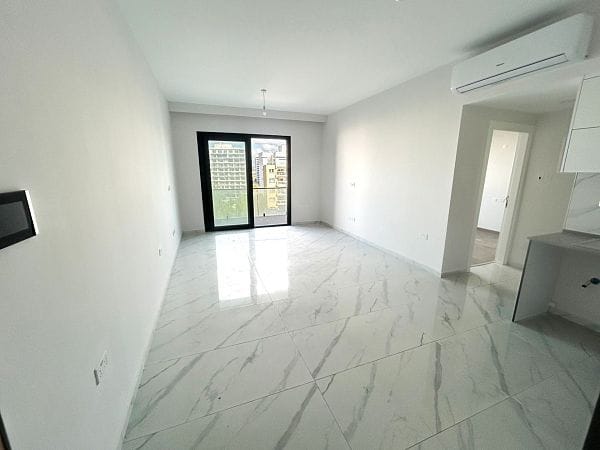 2-комнатные апартаменты 68 м² c балконом 11 м² в элитном комплексе в 600 метрах от пляжа - фото № 2