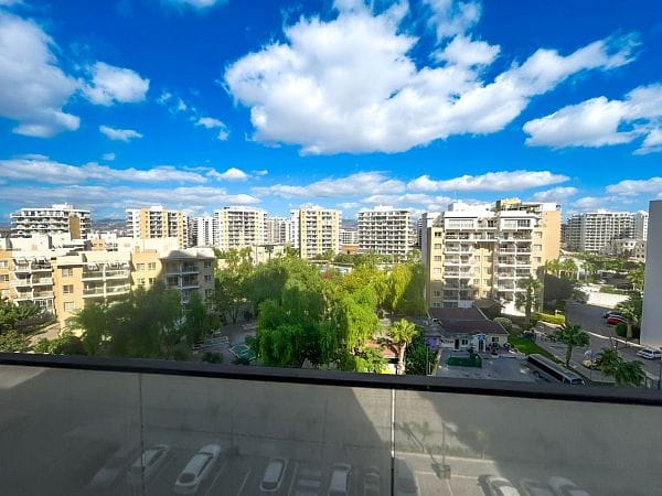 2-комнатные апартаменты 68 м² c балконом 11 м² в элитном комплексе в 600 метрах от пляжа - фото № 6