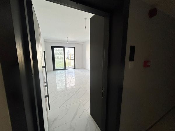 2-комнатные апартаменты 68 м² c балконом 11 м² в элитном комплексе в 600 метрах от пляжа - фото № 10