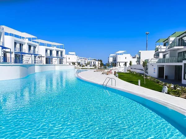 3-комнатный пентхаус 71 м² с террасой на крыше 50 м² в Лапте - фото № 1