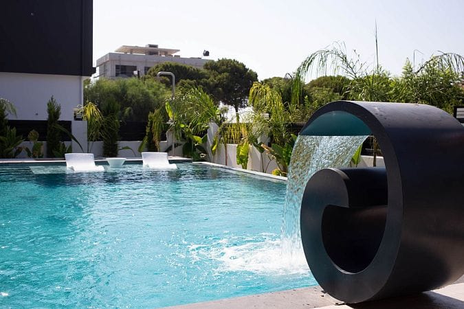 Современная 5-комнатная вилла 264 м² премиум-класса с частным бассейном и джакузи на крыше - фото № 5