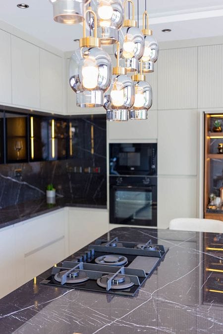 Современная 5-комнатная вилла 264 м² премиум-класса с частным бассейном и джакузи на крыше - фото № 33