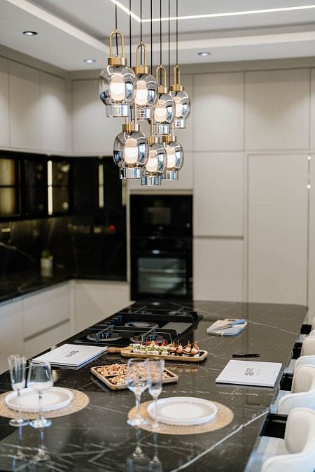 Современная 5-комнатная вилла 264 м² премиум-класса с частным бассейном и джакузи на крыше - фото № 36