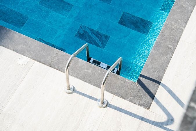 Современная 5-комнатная вилла 264 м² премиум-класса с частным бассейном и джакузи на крыше - фото № 60