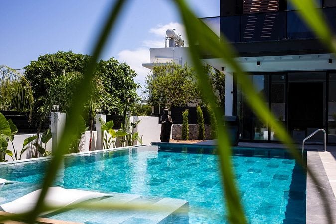 Современная 5-комнатная вилла 264 м² премиум-класса с частным бассейном и джакузи на крыше - фото № 62