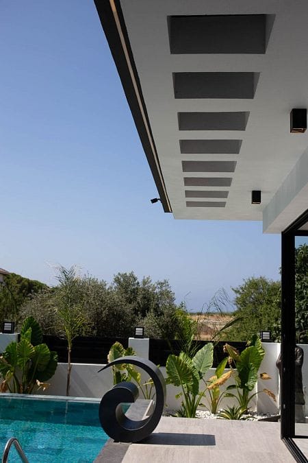 Современная 5-комнатная вилла 264 м² премиум-класса с частным бассейном и джакузи на крыше - фото № 72