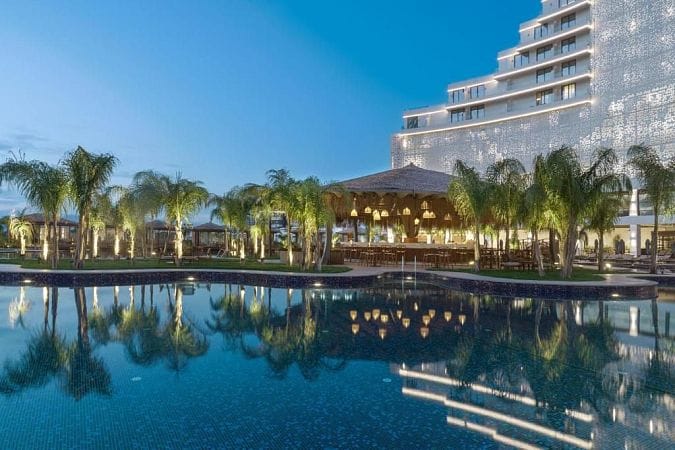 Студия 44 м² с террасой 10 м² в элитном комплексе в 700 метрах от пляжа - фото № 4