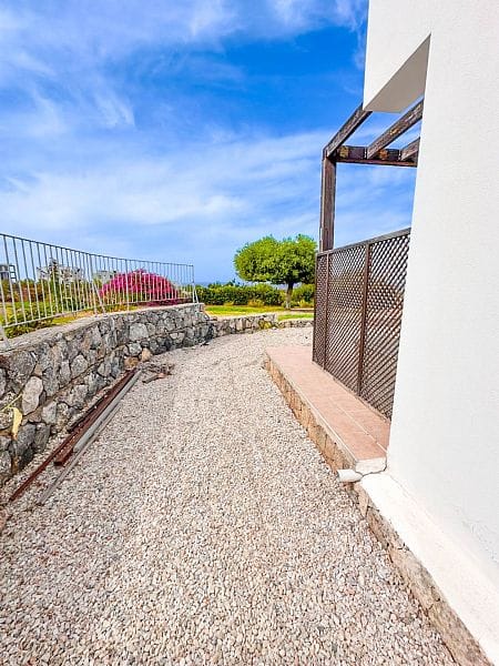 4-комнатные апартаменты 90 м² с террасой 23 м² с мебелью и техникой - фото № 15