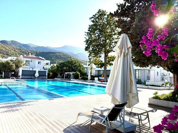 3-комнатный пентхаус 61 м² с террасой на крыше 44 м² полностью меблирован - фото № 1