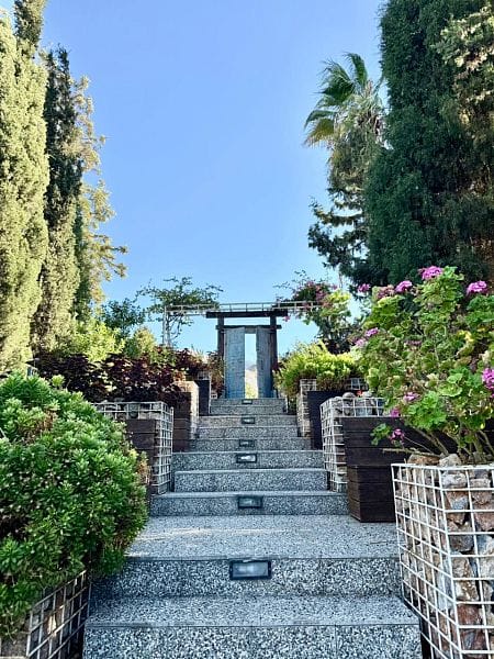 3-комнатный пентхаус 61 м² с террасой на крыше 44 м² полностью меблирован - фото № 22