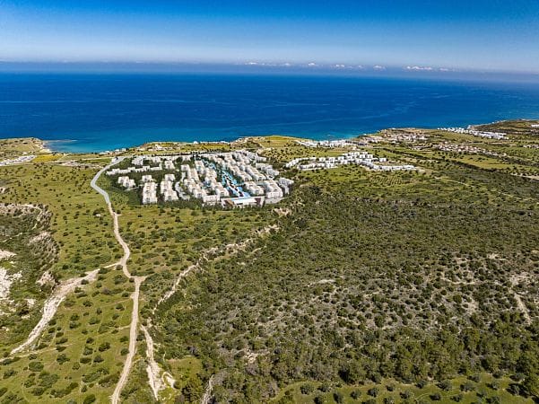 Студия 46 м² с балконом 6 м² в комплексе у моря - фото № 63